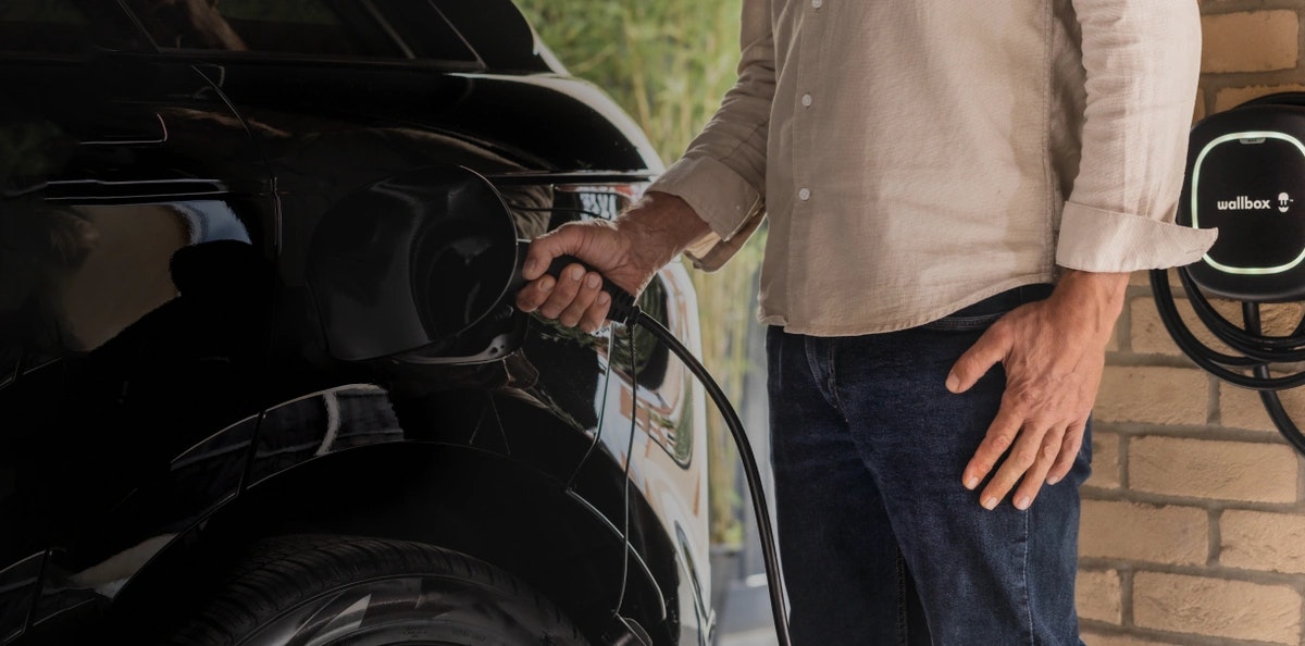 Check out our tethered vs. untethered EV charger guide